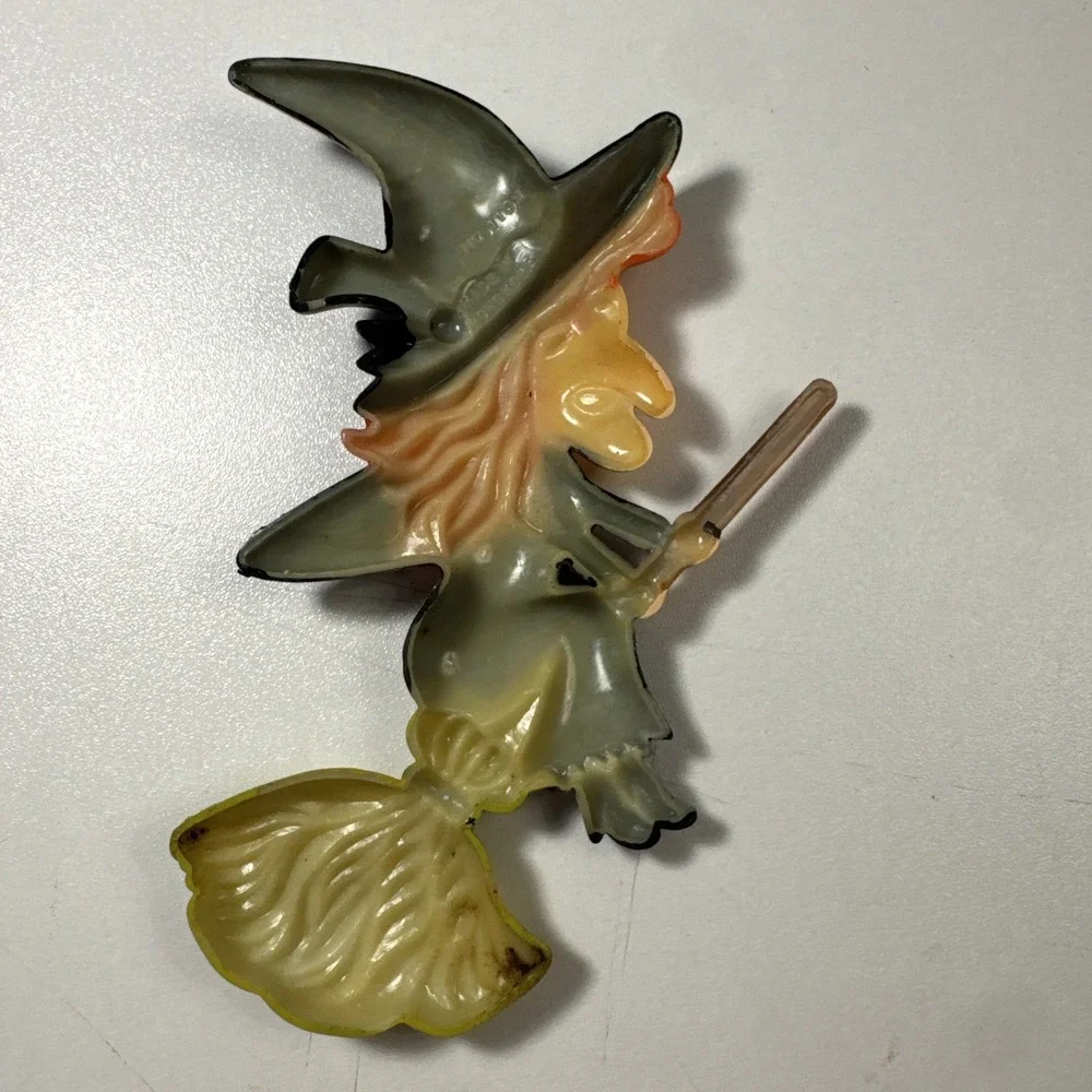 Vintage Halloween Witch‎ on broom  Plastic Cake Topper